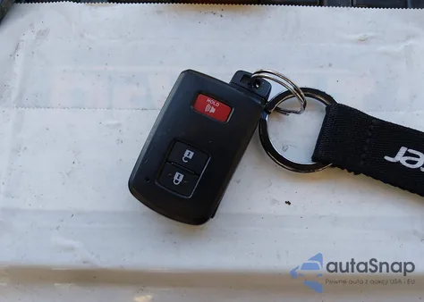 2015 Toyota Prius C Three z USA, uszkodzony, nr VIN JTDKDTB39F1103930